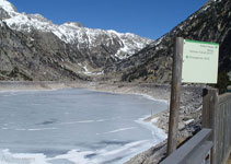 El llac de Cavalllers acostuma a gelar-se a l´hivern.