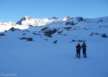 Estany Clot, amb el Montardo al fons.