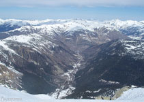 Vall de Valarties amb la població d´Arties al fons de la vall.