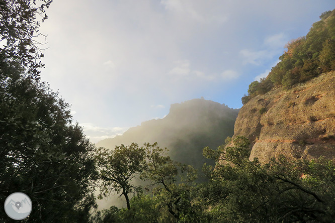 El Montcau (1.056 m) des del Marquet de les Roques  1 