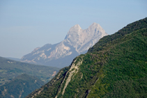 La inconfusible silueta del Pedraforca (2.506m).