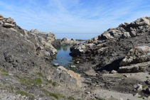 El Rec de Francarlos desembocant al mar.