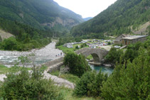 Pont de Bujaruelo i refugi de Bujaruelo.