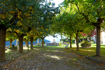 Jardí de l´església de Sant Feliu.