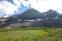 Impressionant cara nord del Taillón i Gabietos.