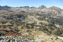 Vistes del circ de Pessons baixant cap a Grau Roig.