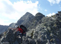 Després de superar la fissura vam atacar la cresta per arribar fins al primer pic (2.643m).