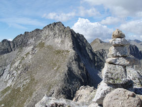 Pic de Peguera (2.983m) i pic de Monestero (2.877m)