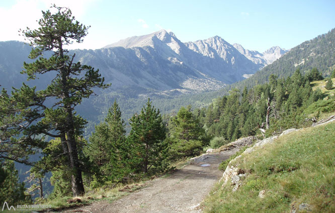 Pic de Peguera (2.983m) i pic de Monestero (2.877m) 1 