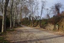 Arribem a la font del Corb, indret ideal per refrescar-se.