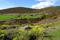 Camps i prats de la casa d´Orèn.