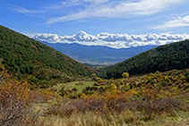 Vistes a la Tosa d´Alp i la serra de Moixeró.