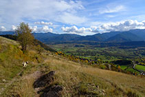 Vistes a la Cerdanya, la serra de Moixeró i la serra de la Moixa. 