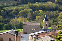 El campanar de l´església de Sant Esteve, al casc antic de Prullans.