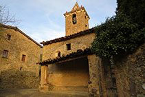 Església i campanar de Sant Romà de Joanetes.