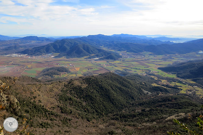 Puigsacalm (1.515m) i Puig dels Llops (1.486m) des de Joanetes 1 