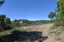 Quatre camins, nosaltres girem a la dreta.