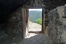 Porta de la Casa del Corb.