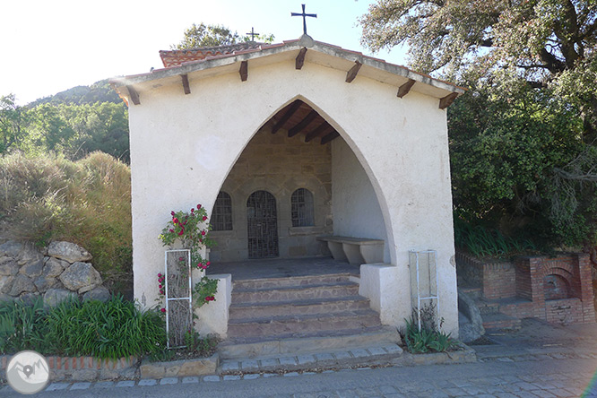 Roca del Corb i Roc de Cogul des de Peramola 1 