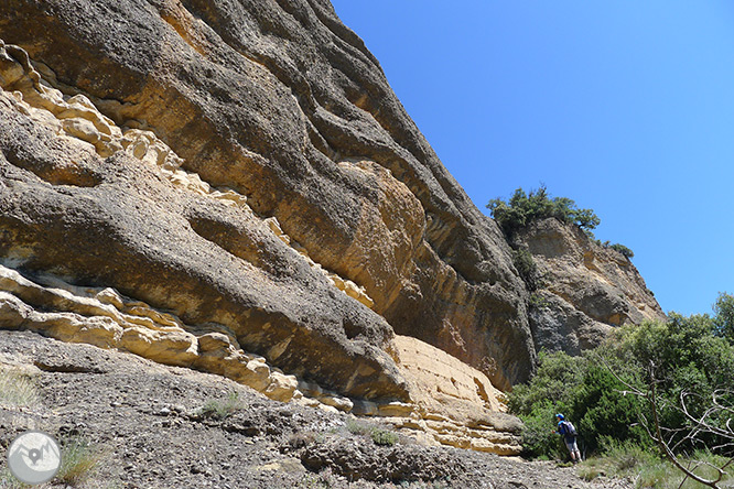 Roca del Corb i Roc de Cogul des de Peramola 1 
