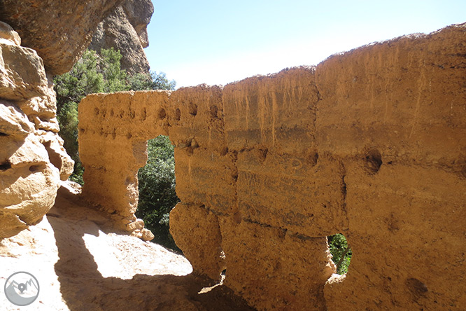 Roca del Corb i Roc de Cogul des de Peramola 1 