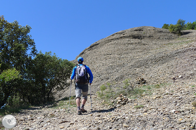 Roca del Corb i Roc de Cogul des de Peramola 1 