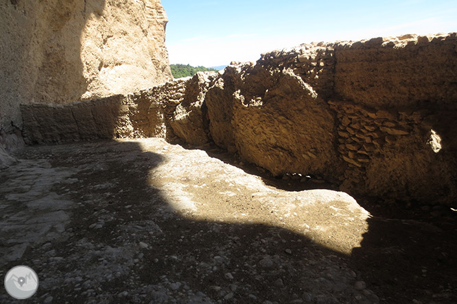 Roca del Corb i Roc de Cogul des de Peramola 1 