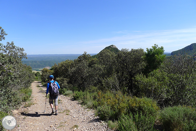 Roca del Corb i Roc de Cogul des de Peramola 1 