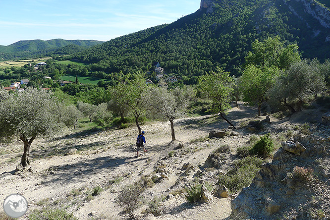 Roca del Corb i Roc de Cogul des de Peramola 1 