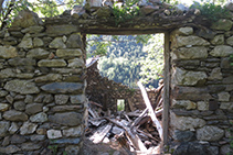 Parets de pedra de la borda de Gaspar.