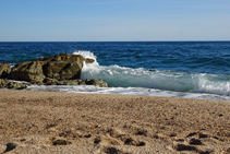 Onades a la platja de Sa Boadella.