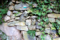 Murs de pedra seca a la pedrera de la Font de l´Arç.