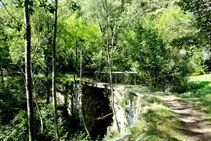 Pont curvilini de l´antic traçat del tramvia.