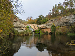 Molí de Brotons i salt de la Tosca a la vall de Marfà