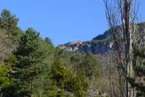 Vistes del santuari, on ens dirigim, des de l´oratori de Sant Francesc.