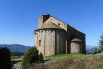 Església de Sant Pere de Montgrony, un dels edificis romànics més rellevants del Ripollès. 