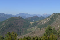 La serra d´Ensija i el massís del Pedraforca des del Montgrony.