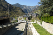 Baixem cap a la carretera de la Rabassa.