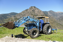 Pagès preparant el camp per sembrar-hi tabac.