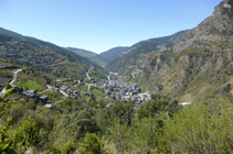 Sant Julià de Lòria des del camí de Sant Martí.