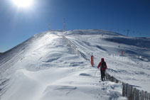 Últim tram abans d´arribar al cim, progressant pel costat de les pistes d´esquí de Port-Ainé.