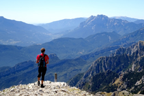 Vistes des de la petita cota (2.526m) que trobem al S del refugi.