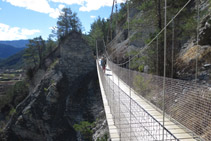 Passarel·la del Nicolau, un pont penjant de 35m.