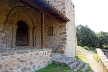 Portalada de Sant Quirze de Pedret.