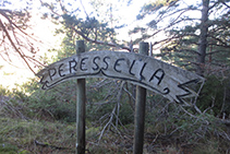 Senyalització de fusta "Peressella".