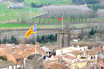 Les torres de la muralla d´Hostalric des del castell (fora de ruta).