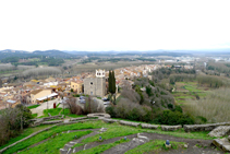 Nucli d´Hostalric des del castell (fora de ruta).