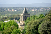 Sant Dalmai amb més perspectiva.